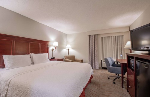 Williamsburg Hotel | Hampton Inn & Suites Williamsburg-Richmond Rd.