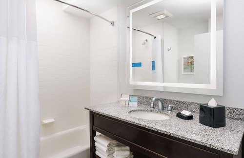 Connecticut Ave - K Street Hotel | Hampton Inn Washington, D.C./White House