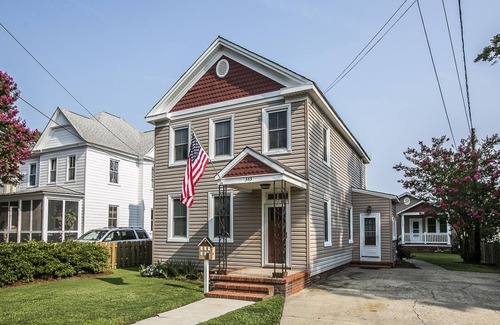 Downtown House | Hampton River Retreat Deluxe