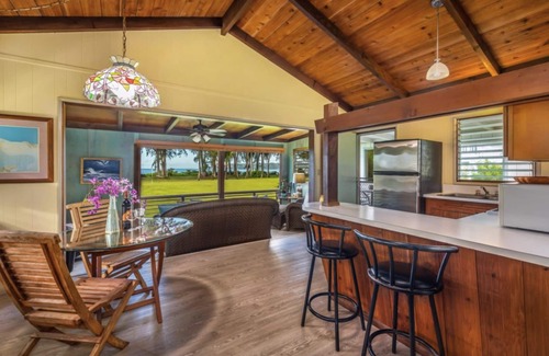 Hanalei House | Hanalei Bay, ocean view bungalow. Steps to sand,1B/1BA Local style, romantic!