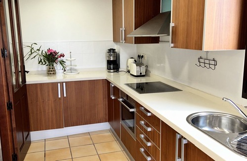 Hacienda del Alamo Apartment | Hancinda Sleeps 4 with Free Parking