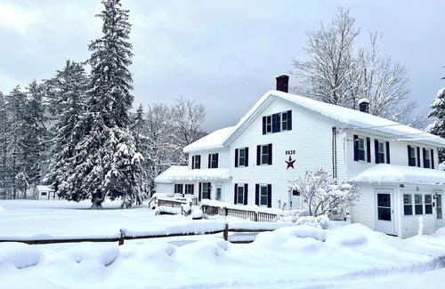 Pittsfield House | Hancock Village Inn at Jiminy Peak