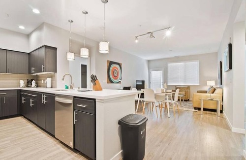 Menlo Park Apartment | Hand rail, Security & Heating | Near Stanford Hospital | Menlo Park