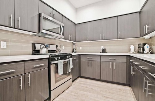 Menlo Park Apartment | Hand rail, Security & Heating | Near Stanford Hospital | Menlo Park
