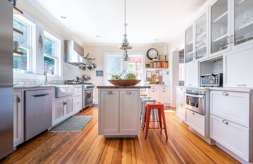Great Barrington House | Hang By The Pool or Walk To Town