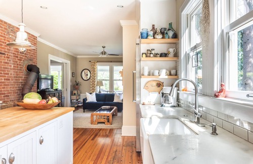 Great Barrington House | Hang By The Pool or Walk To Town