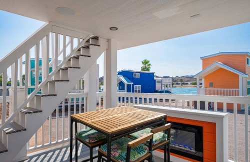 Parker Strip House | Hang Up and Hang Out, at Roadrunner Resort