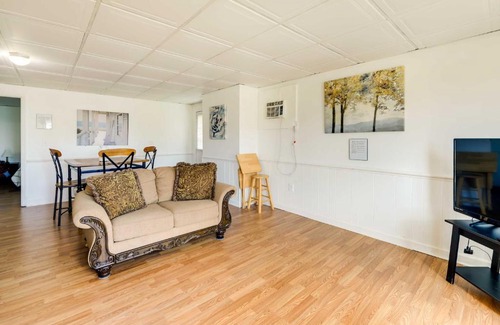 Emerald Isle Apartment | Hannahs Place - Quaint and Cozy Apt by the Beach!