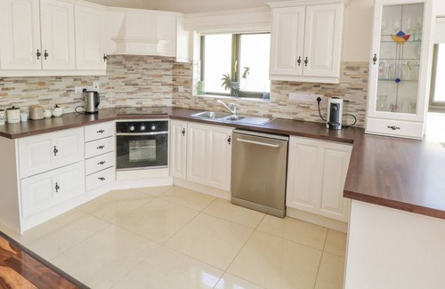 Ballymote House | HANNON'S COUNTRY FARMHOUSE, pet friendly in Ballymote, County Sligo