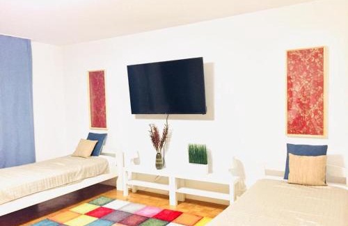 Region Hannover District Apartment | HannoverMesseApartment 2 bedroom and a balcony