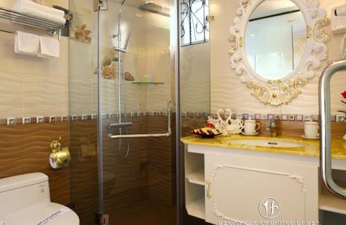 Hang Buom Hotel | Hanoi Hotel Royal