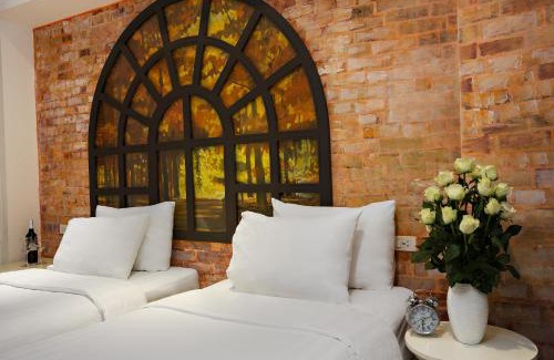 French Quarter Hotel | Hanoi La Selva Hotel