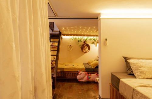 Hang Dao Apartment | HanoianHearths - SuperCenter - Spacious- Projector