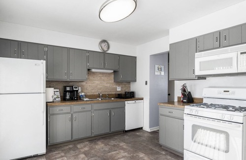 Bloomingdale House | Hanover Park Rental