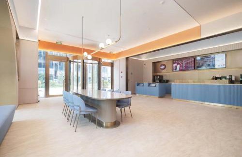 Pudong Hotel | Hanting Hotel Shanghai Lingang New City Wanda Plaza