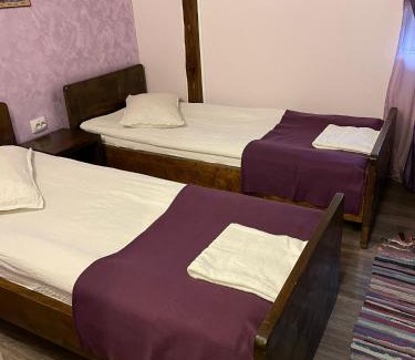 Slimnic House | Hanul La Cetate - Cazare pentru muncitori și delegați