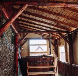 Rucar House | Hanul Veseliei