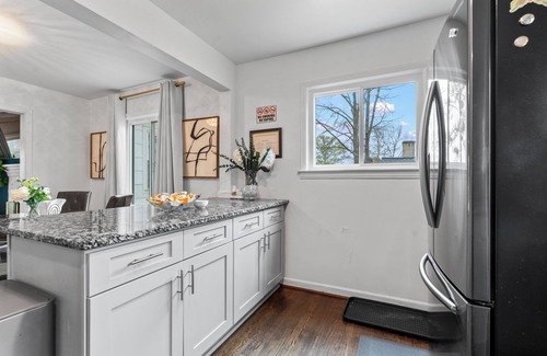 Hapeville House | Hapeville Hideaway - Relaxing yard, airport nearby
