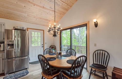 Fleetwood Cottage | HappiNest: Hot Tub + Fire Pit + Mountain Views