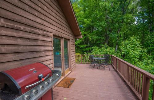 Fleetwood House | HappiNest- Hot Tub, Fire Pit, Mountain Views