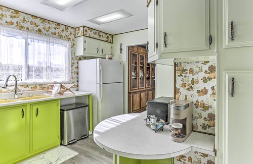 McKinleyville House | 'Happy Hippie Chicks' Retreat w/Farm Animals