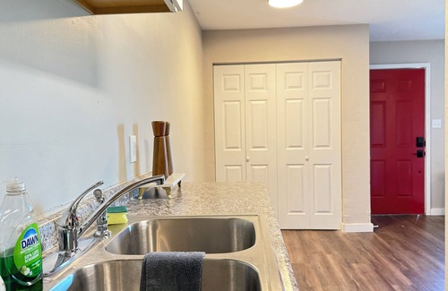 Tallahassee House | Happy House on the Hill 2x1 Home near FAMU and FSU