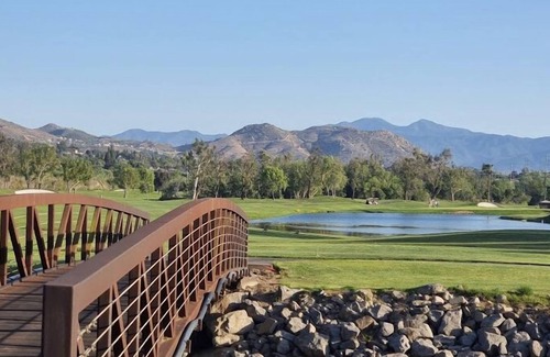 Mira Loma House | Happy Jurupa Golf(one room)