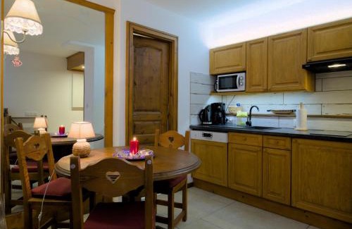 Argentiere Apartment | Happy Moose - Cosy Mont Blanc View apartment