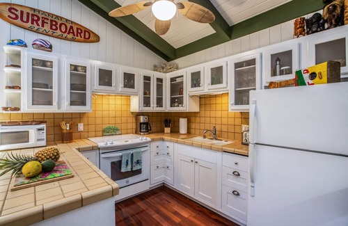 Hanalei Palms House | Happy Place Bungalow, 2-Minutes to the Beach! TVNC #4339