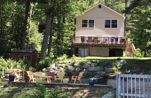 Mount Sunapee House | Happy Place On Lake Sunapee - 10 minutes from the ski resort