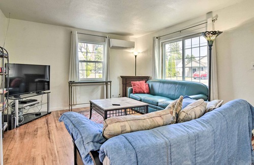 Gladstone House | 'Happy Rock Home' - Walk to Clackamas River!
