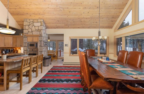 Warrior's Mark West House | Happy Trails Lodge Home: Large, Stylish, Hot Tub