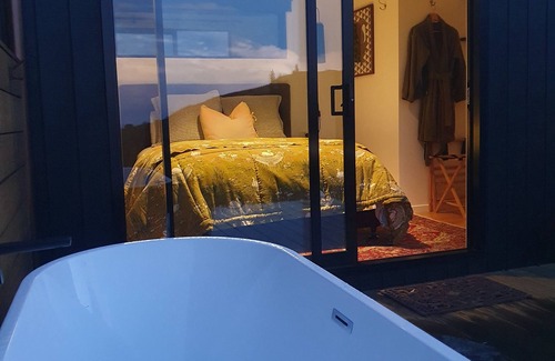 Hapuku Cabin | Hapuku river terrace A Eco Tiny House in the foothills of the kaikoura mountain.