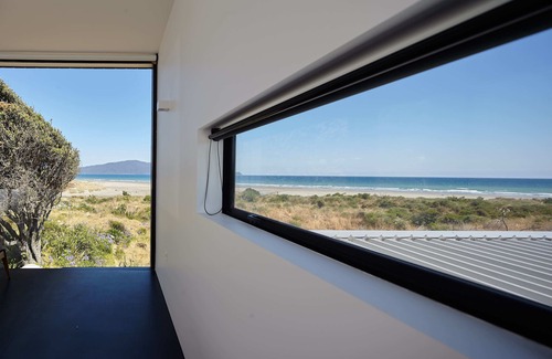 Waikanae House | Harakeke - Award Winning, Beachfront Holiday Home