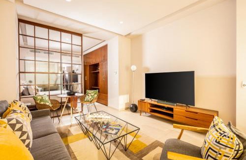 Las Glorias Apartment | Harbor 13008A Artistic beachfront studio by Moikkarentals