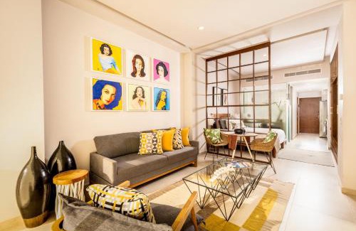 Las Glorias Apartment | Harbor 13008A Artistic beachfront studio by Moikkarentals