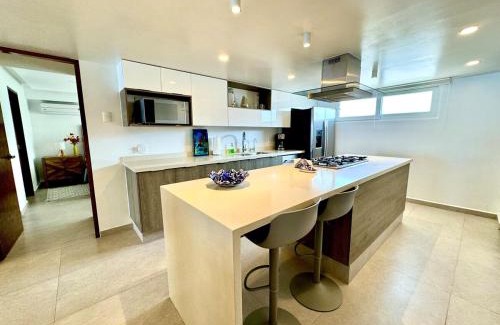 Las Glorias Apartment | Harbor 8005 by Moikkarentals