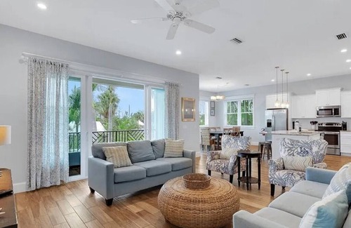 Holmes Beach House | Harbor Haven! Pool with with water slide! Sleeps 14!