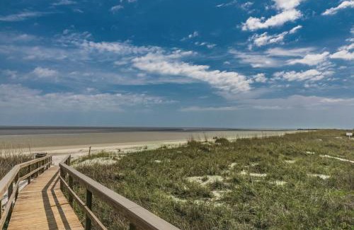 Beachwalk House | Harbor Island Family Beach Getaway - Golf Cart Included Short walk to Beach and Pool
