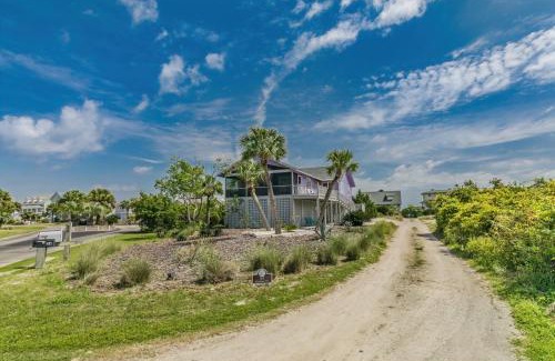 Beachwalk House | Harbor Island Family Beach Getaway - Golf Cart Included Short walk to Beach and Pool