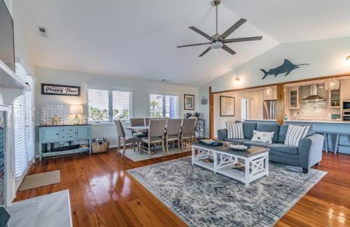 Beachwalk House | Harbor Island Family Beach Getaway - Golf Cart Included Short walk to Beach and Pool