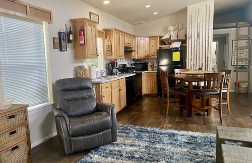Brookings House | 🛟🎣😎Harbor Lite 2BdrmDreamHouse +Loft! AT the PORT. Peeks of Harbor,River,Ocean!