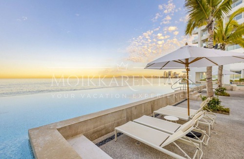 Las Glorias Apartment | Harbor NT605 by Moikkarentals