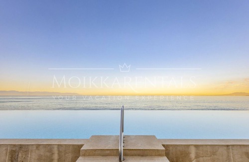 Las Glorias Apartment | Harbor NT605 by Moikkarentals