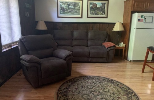 Harbor Springs Cottage | Harbor Springs 2 Bedroom Cottage Close to Boyne Highlands & Nubs Nob