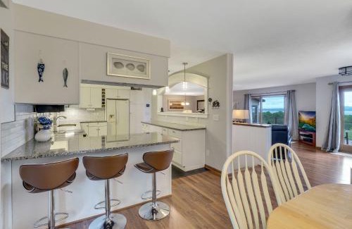 Petoskey House | Harbor View Getaway