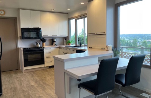Oak Harbor House | 'Harbor View Grand'—Grand View, Home, Hot Tub, Sauna, and Concert Grand Piano.