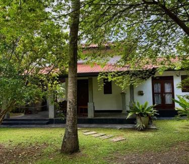 Hikkaduwa House | Harbor View Private Cottage Hikkaduwa