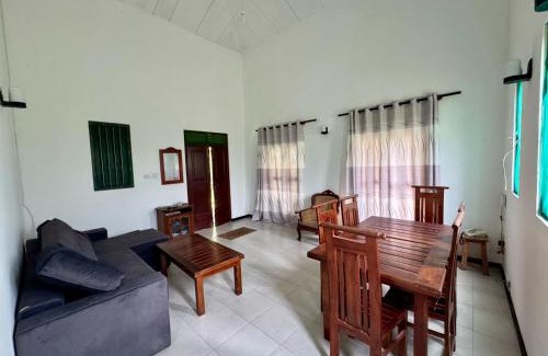Hikkaduwa House | Harbor View Private Cottage Hikkaduwa
