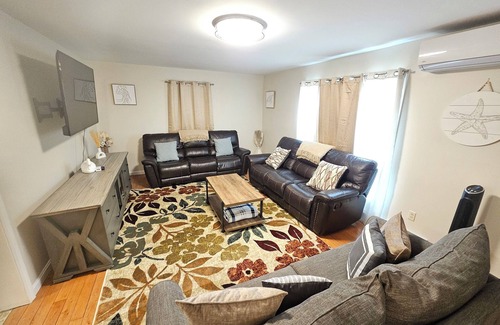 Ellsworth House | Harbor ViewCharming 3-bedroom house in delightful Acadia Area AC, WiFi